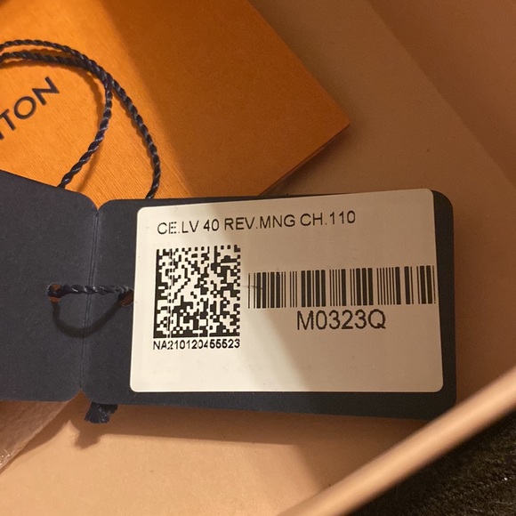 NWT Louis Vuitton 40 REV. MNG CH. 110
LIMITED TIME BLACK FRIDAY PRICE - Picture 5 of 7